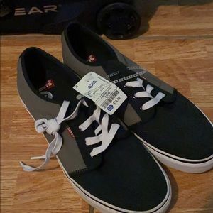 NWT Blaxk and Grey Levis